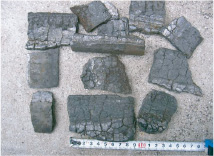 加熱炉のチューブから排出されたスケールです。配管内のスケールがどのくらい除去できたかは、RTで確認することが一般的です。